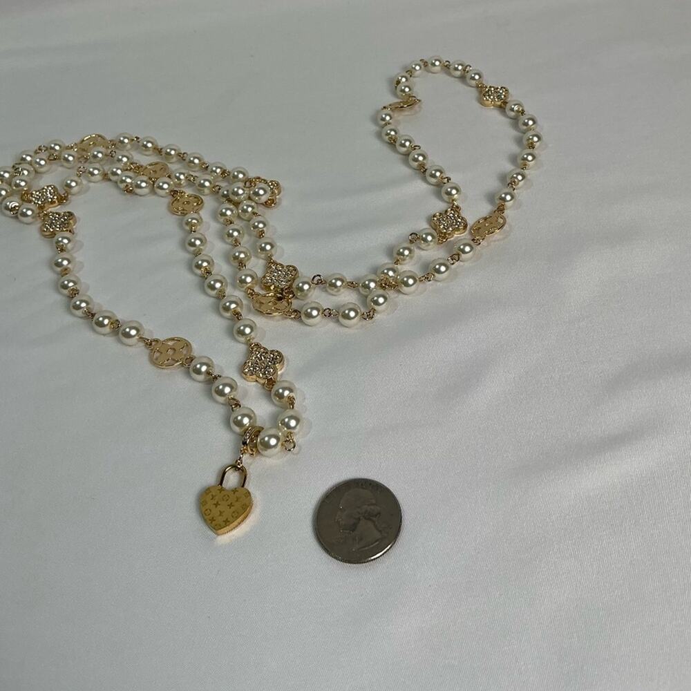Louis Vuitton Simulated White Pearl Gold Rhinestone Necklace - Picture 11 of 12